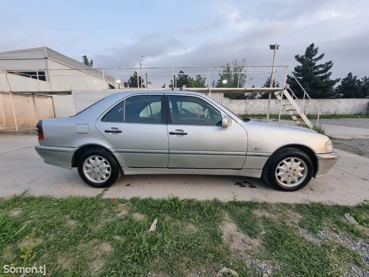 Mercedes-Benz C class 1998 · 2.4 MT