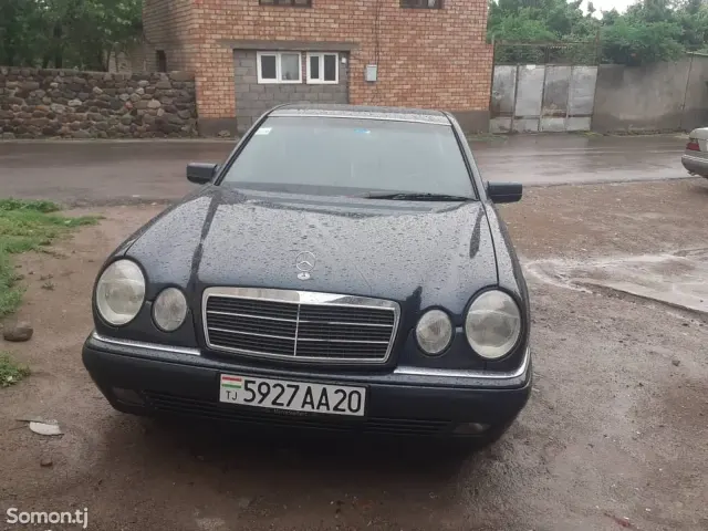 Mercedes-Benz E class 1997 · 2.0 MT