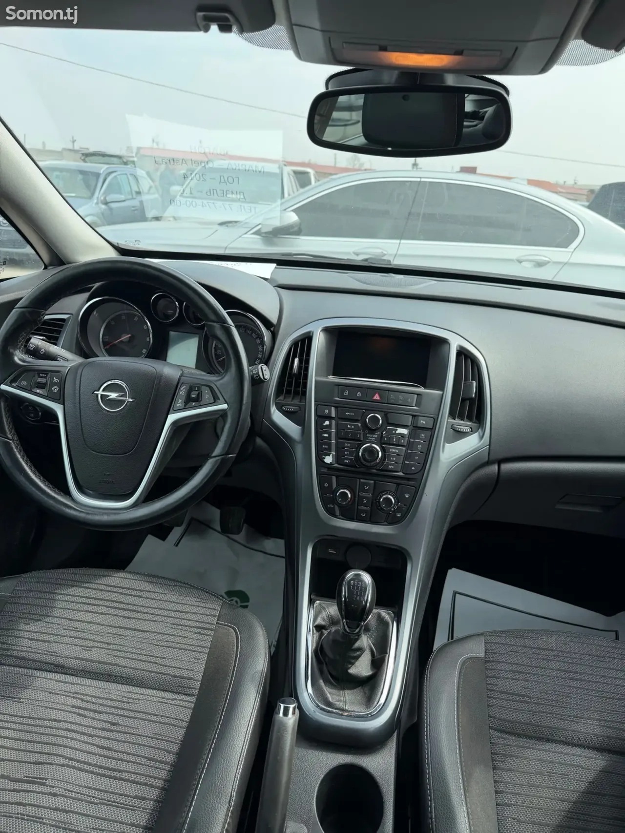 Opel Astra J 2014 · 1.6 MT