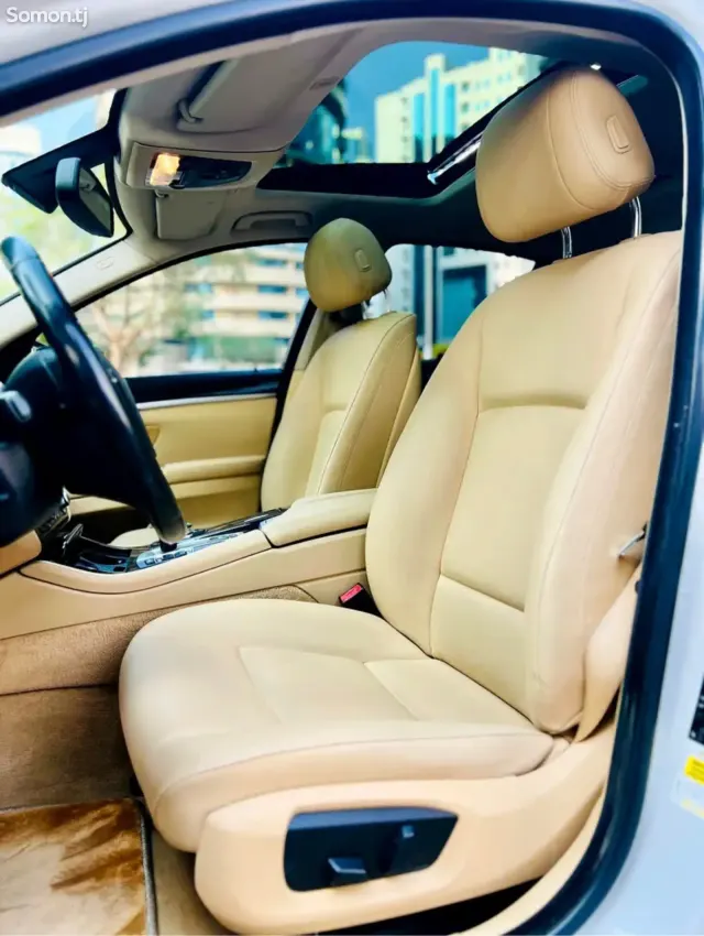 BMW 5 series 2015 · 2.0 AT