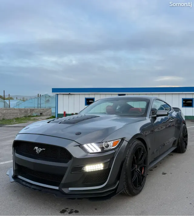 Ford Mustang 2017 · 3.7 AT