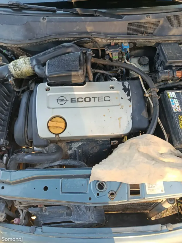 Opel Astra G 1998 · 1.6 MT