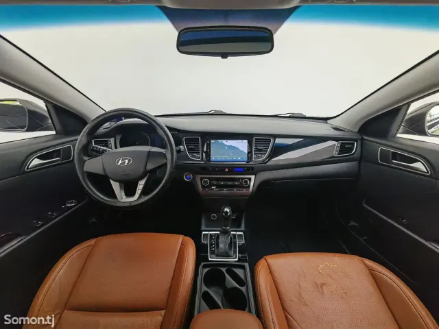 Hyundai Sonata 2014 · 1.8 AT