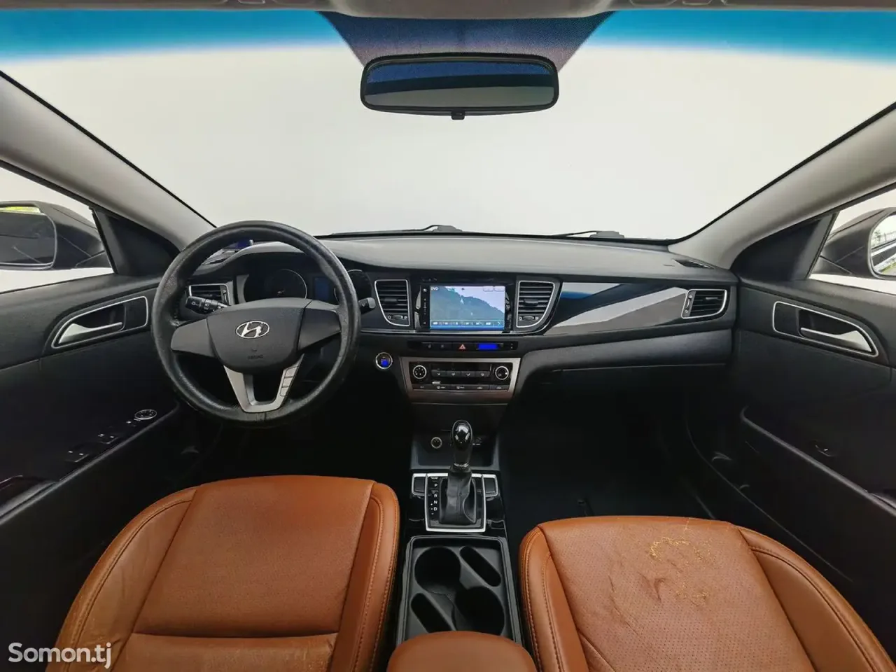 Hyundai Sonata 2014 · 1.8 AT