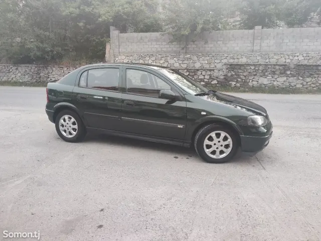 Opel Astra G 1999 · 1.6 MT