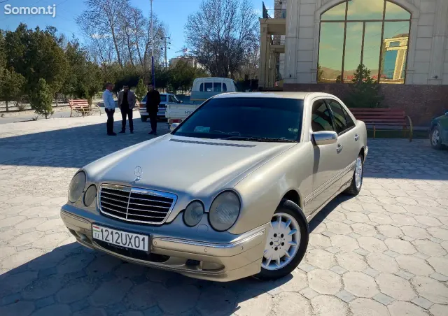Mercedes-Benz E class 2000 · 3.2 AT