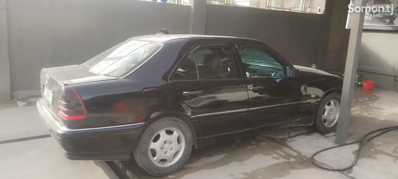 Mercedes-Benz C class 1995 · 1.8 MT