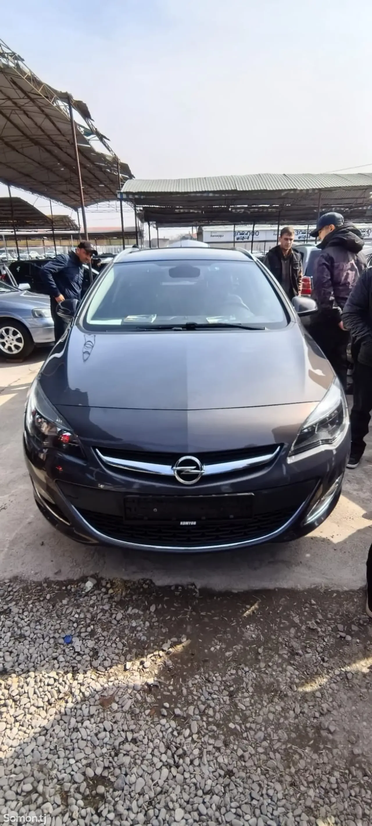 Opel Astra J 2016 · 1.4 MT
