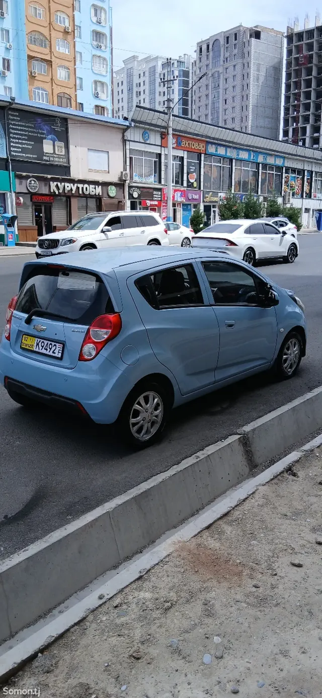 Chevrolet Spark 2014 · 1.1 AT