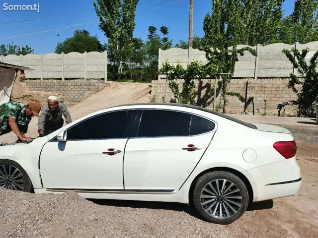 Kia K7 2012 · 2.4 AT