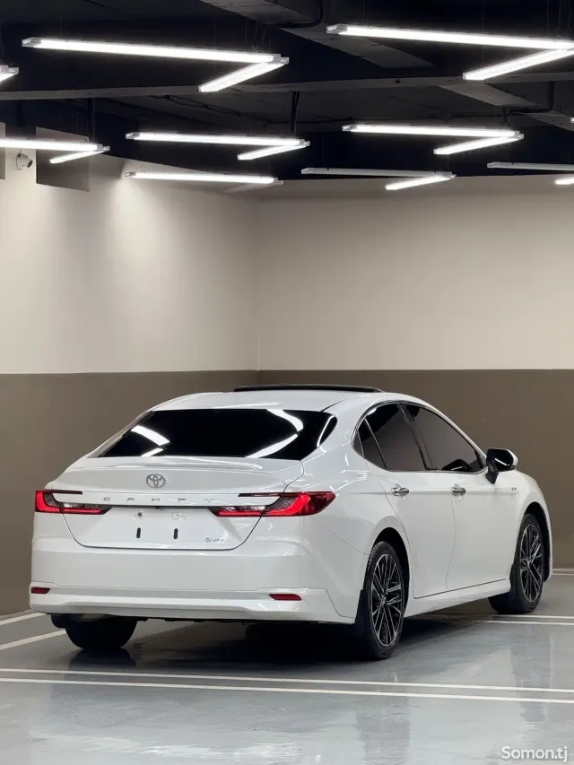 Toyota Camry 2024 · 2.0 AT