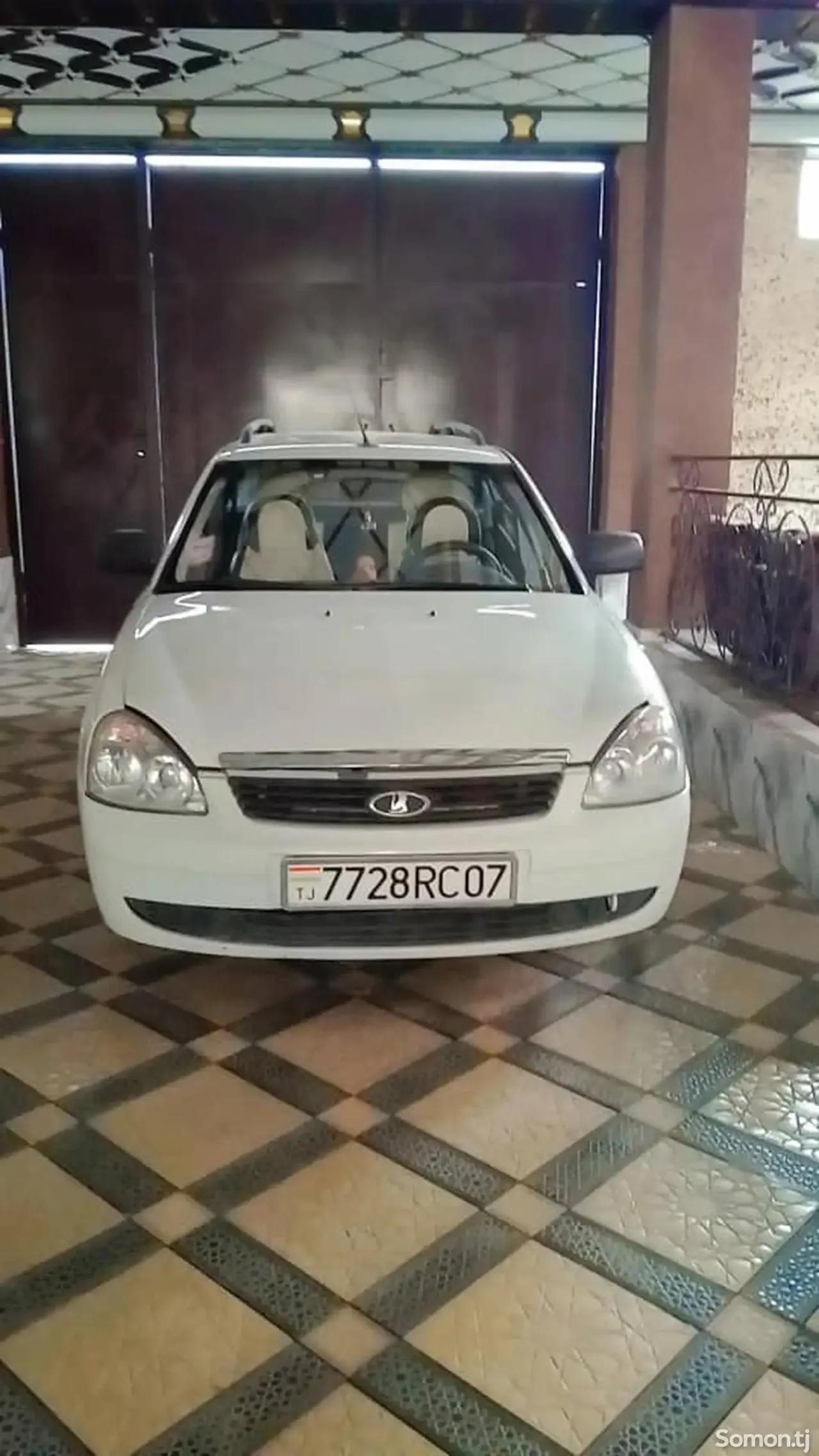 Lada (ВАЗ) Priora 2011 · 1.6 MT