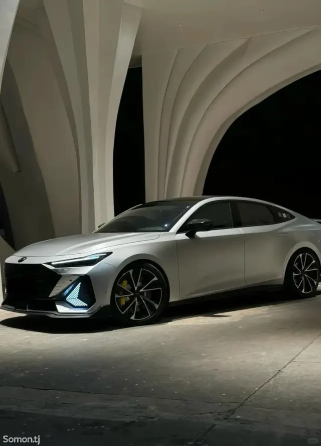 Changan UNI-V 2025 · 1.5 AT