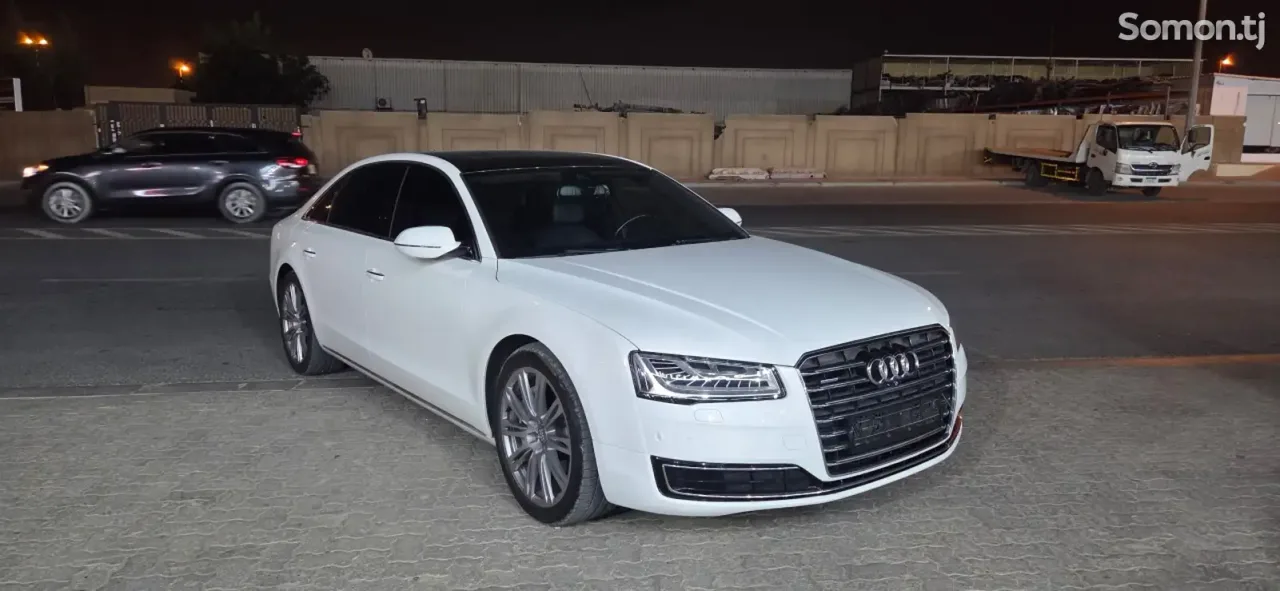 Audi A8 2015 · 3.0 AT