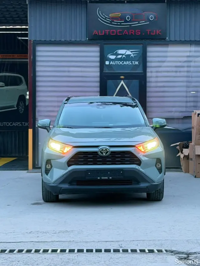 Toyota RAV 4 2020 · 2.5 AT
