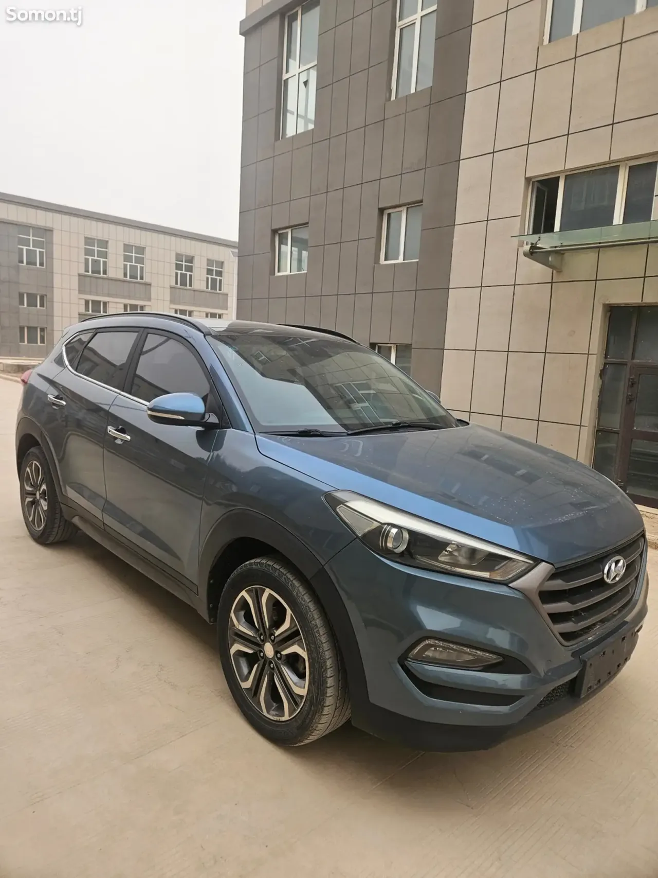 Hyundai Tucson 2015 · 1.6 AT
