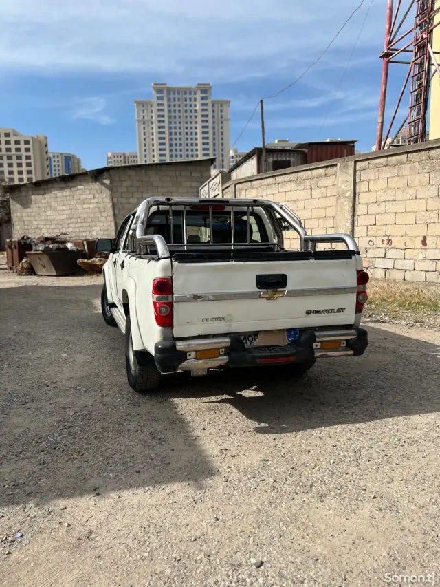 Chevrolet Colorado 2009 · 2.4 MT