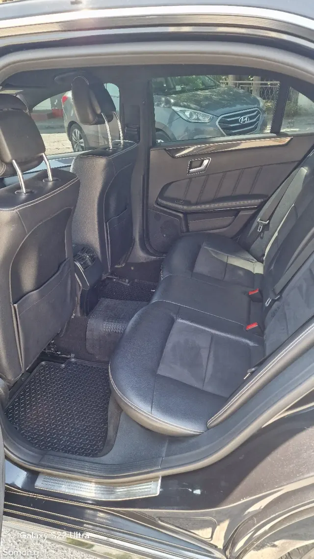 Mercedes-Benz E class 2012 · 2.2 AT