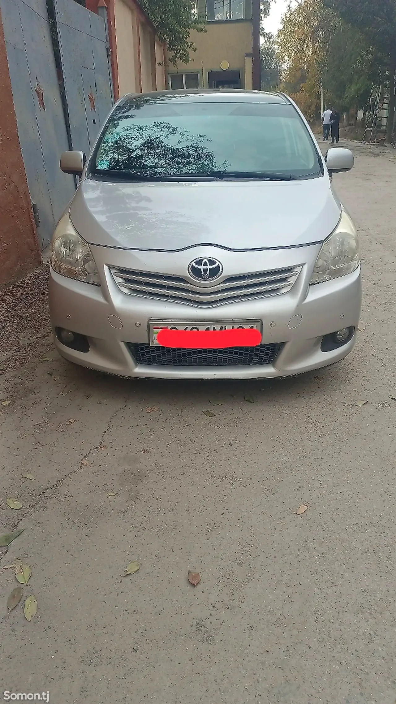 Toyota Corolla Verso 2010 · 1.8 MT