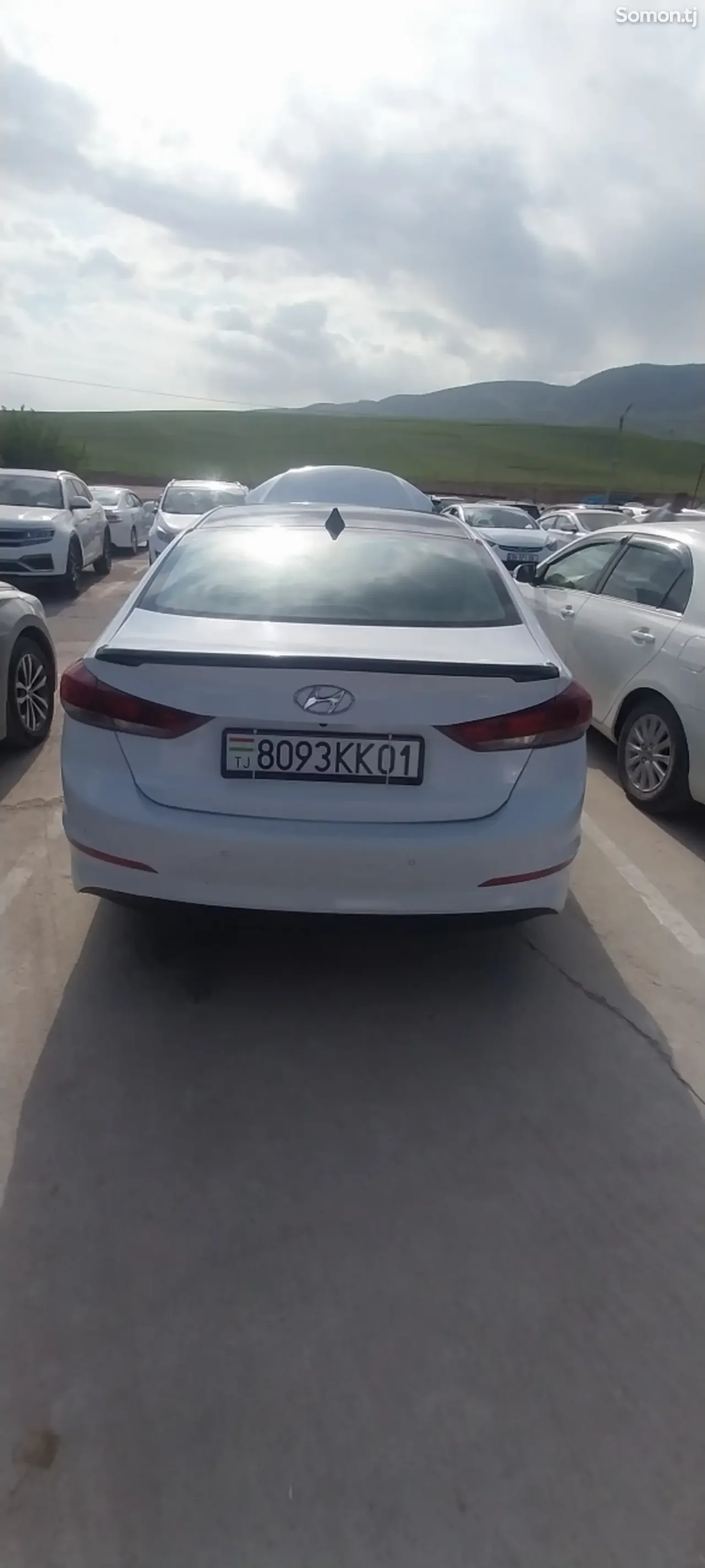 Hyundai Elantra 2018 · 1.6 AT