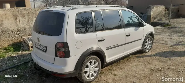 Volkswagen Touran 2009 · 1.4 AT