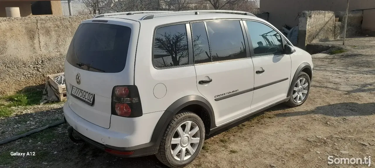 Volkswagen Touran 2009 · 1.4 AT