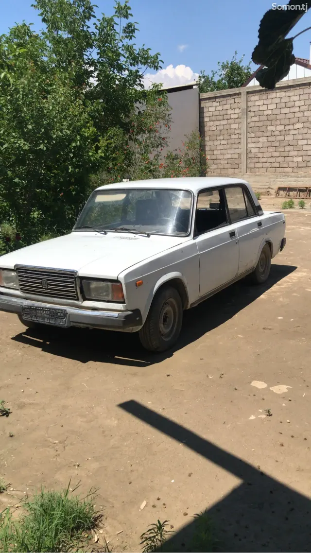 Lada (ВАЗ) 2107 2000 · 1.6 MT