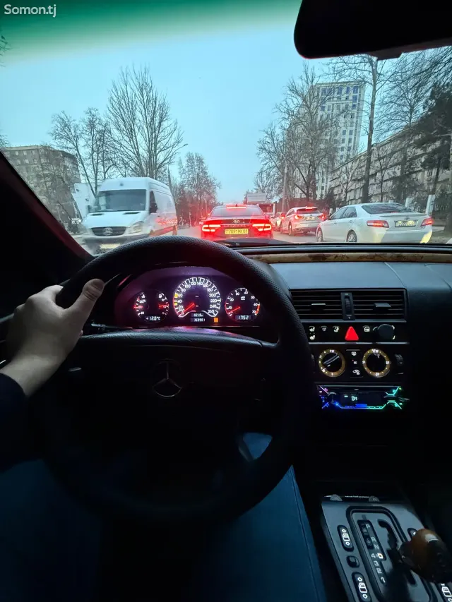 Mercedes-Benz C class 2000 · 2.4 AT