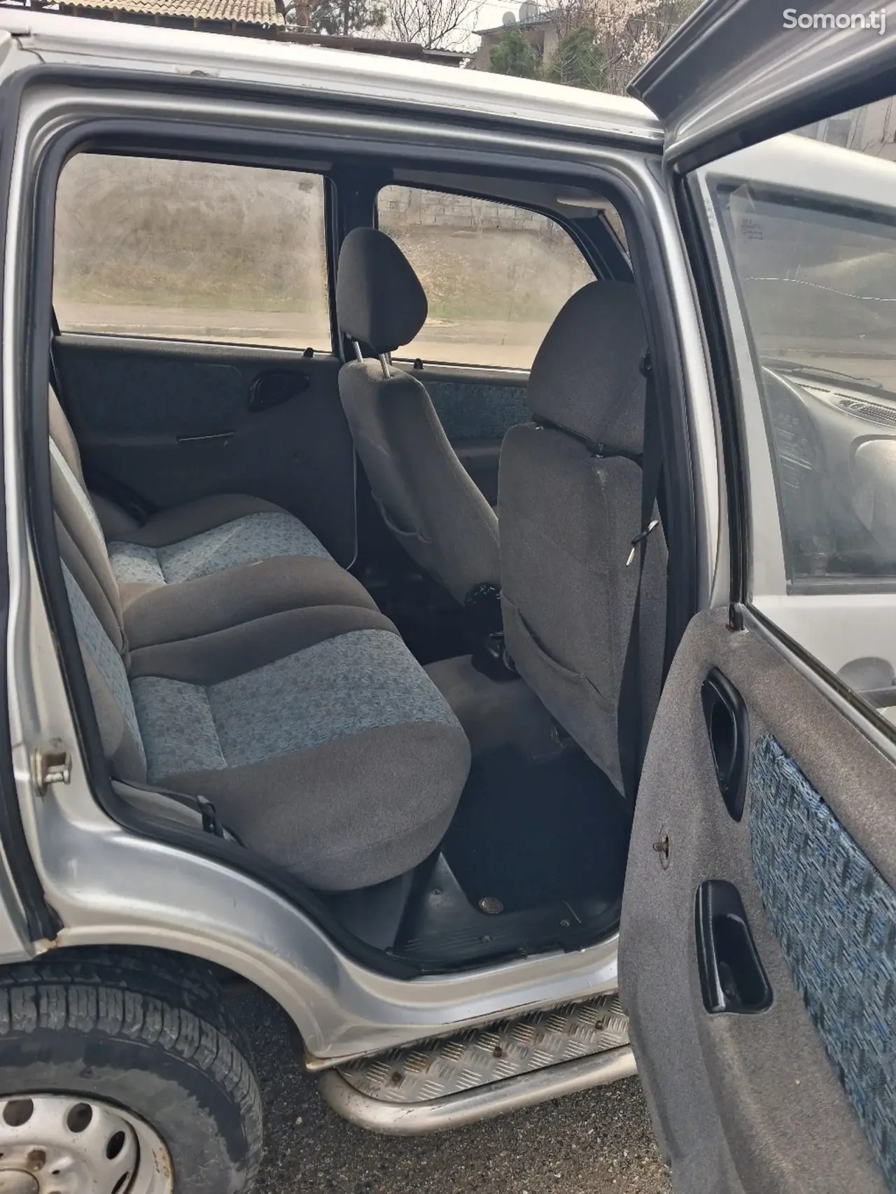 Chevrolet Niva 2005 · 1.7 MT