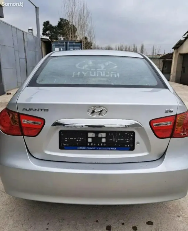 Hyundai Avante 2010 · 1.6 AT