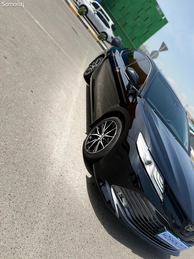 Toyota Camry 2020 · 2.5 AT