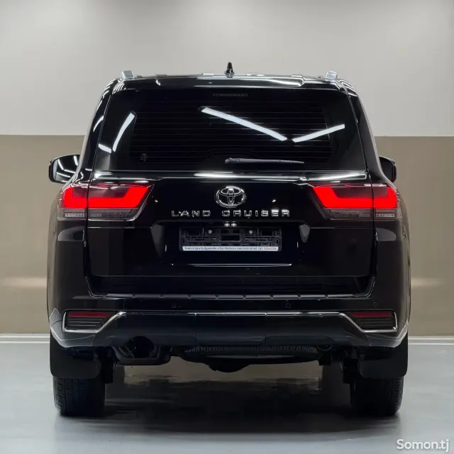 Toyota Land Cruiser 2025 · 3.5 AT