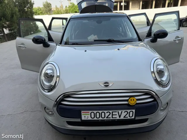 Mini Cooper 2016 · 1.7 AT