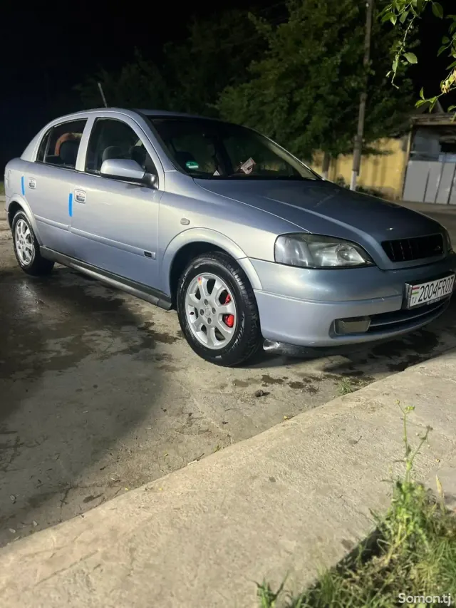 Opel Astra G 2001 · 1.6 MT