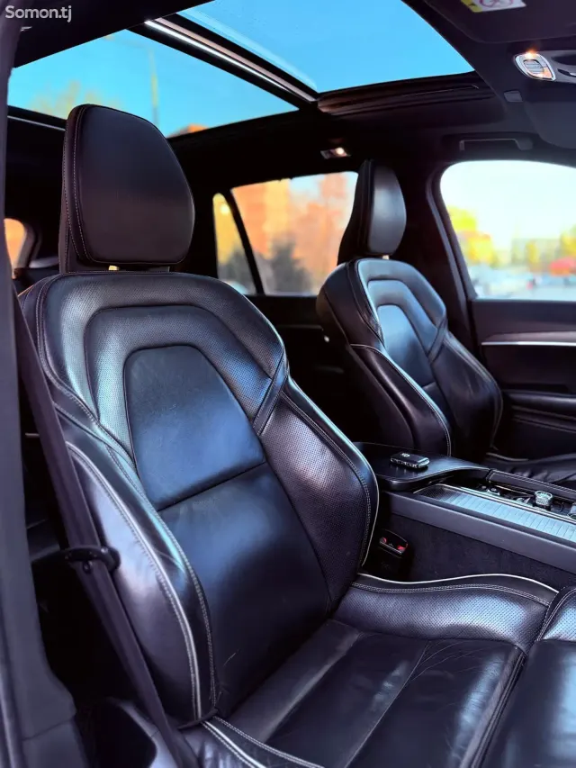 Volvo XC90 2020 · 2.5 AT