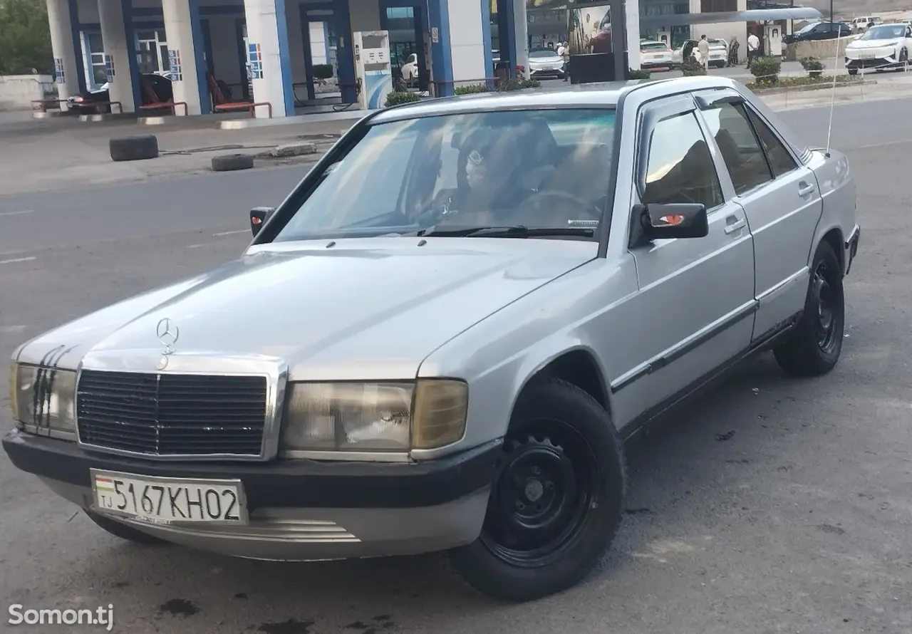 Mercedes-Benz W201 1986 · 2.0 MT