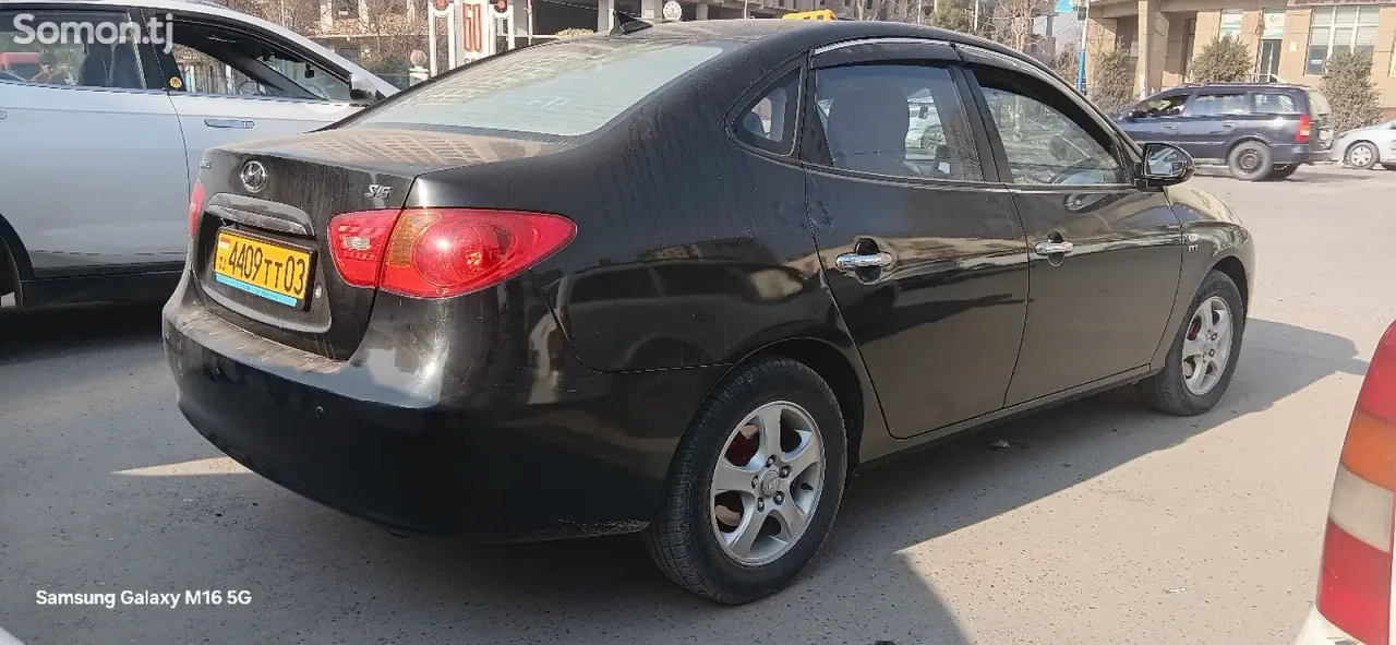 Hyundai Avante 2009 · 1.6 AT