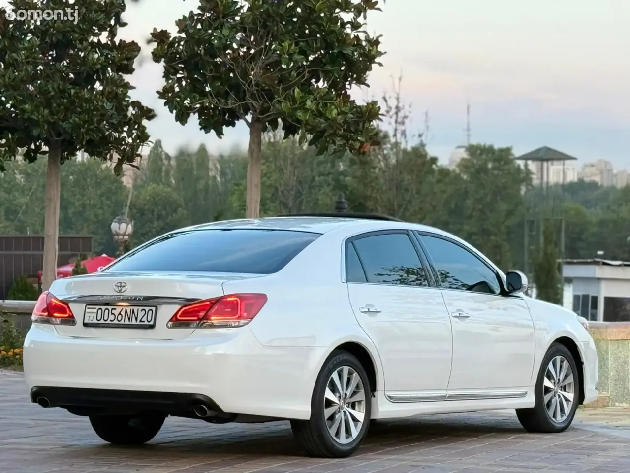 Toyota Avalon 2010 · 3.5 AT