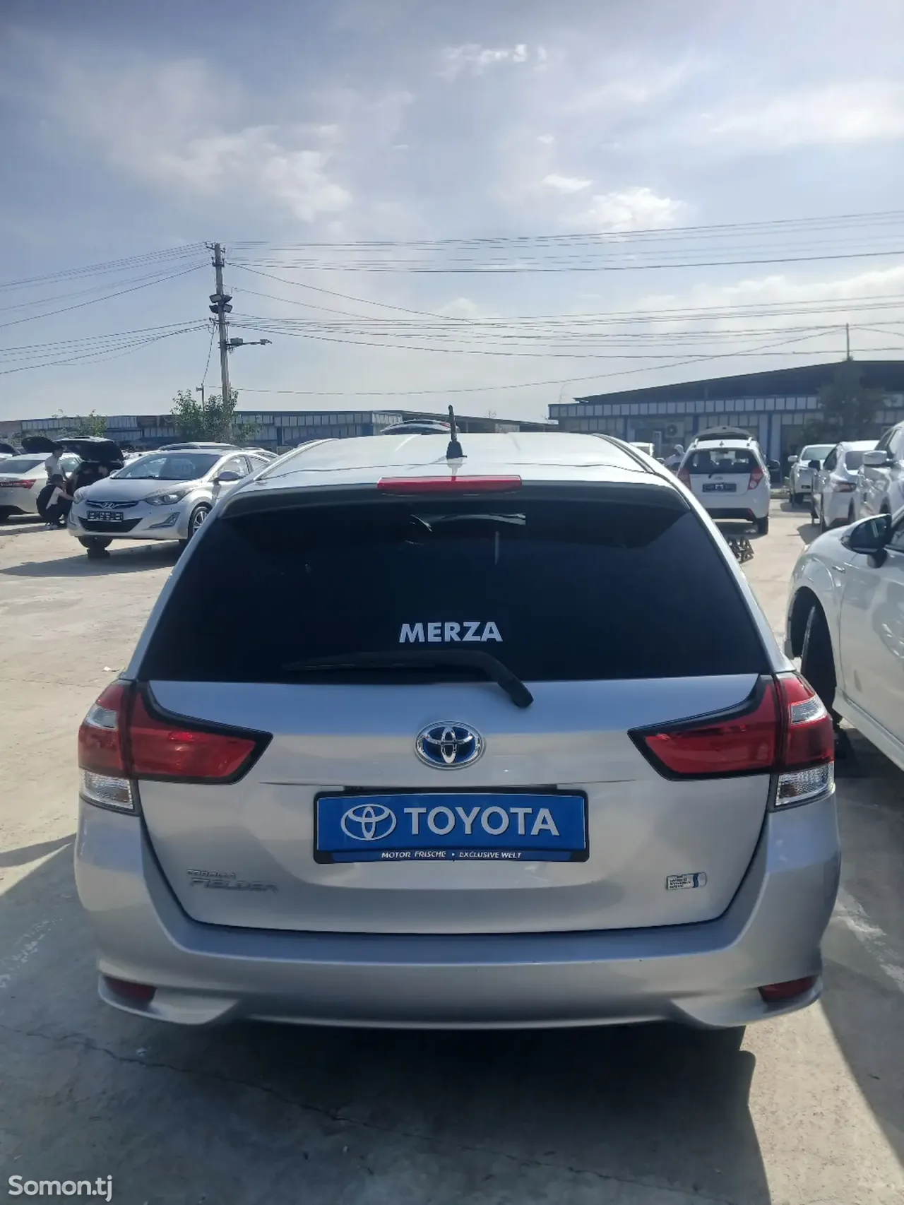 Toyota Fielder 2015 · 1.5 AT