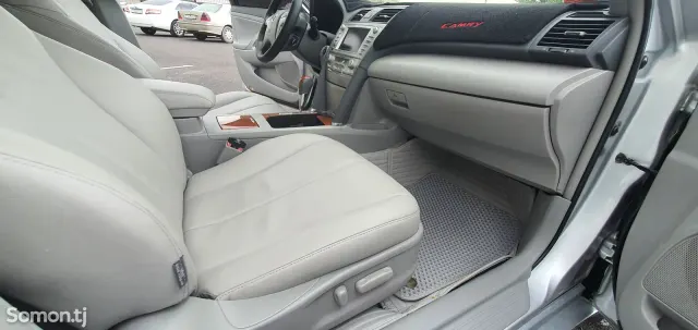 Toyota Camry 2010 · 2.5 AT