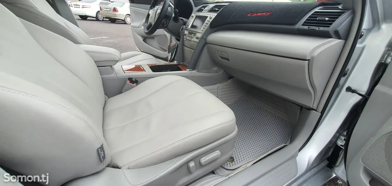 Toyota Camry 2010 · 2.5 AT