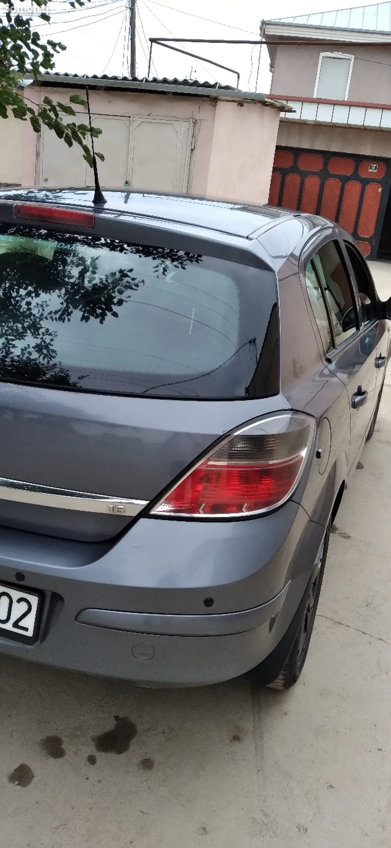 Opel Astra H 2009 · 1.6 MT