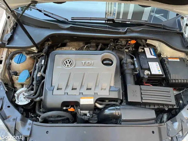 Volkswagen Golf 2012 · 2.0 AT