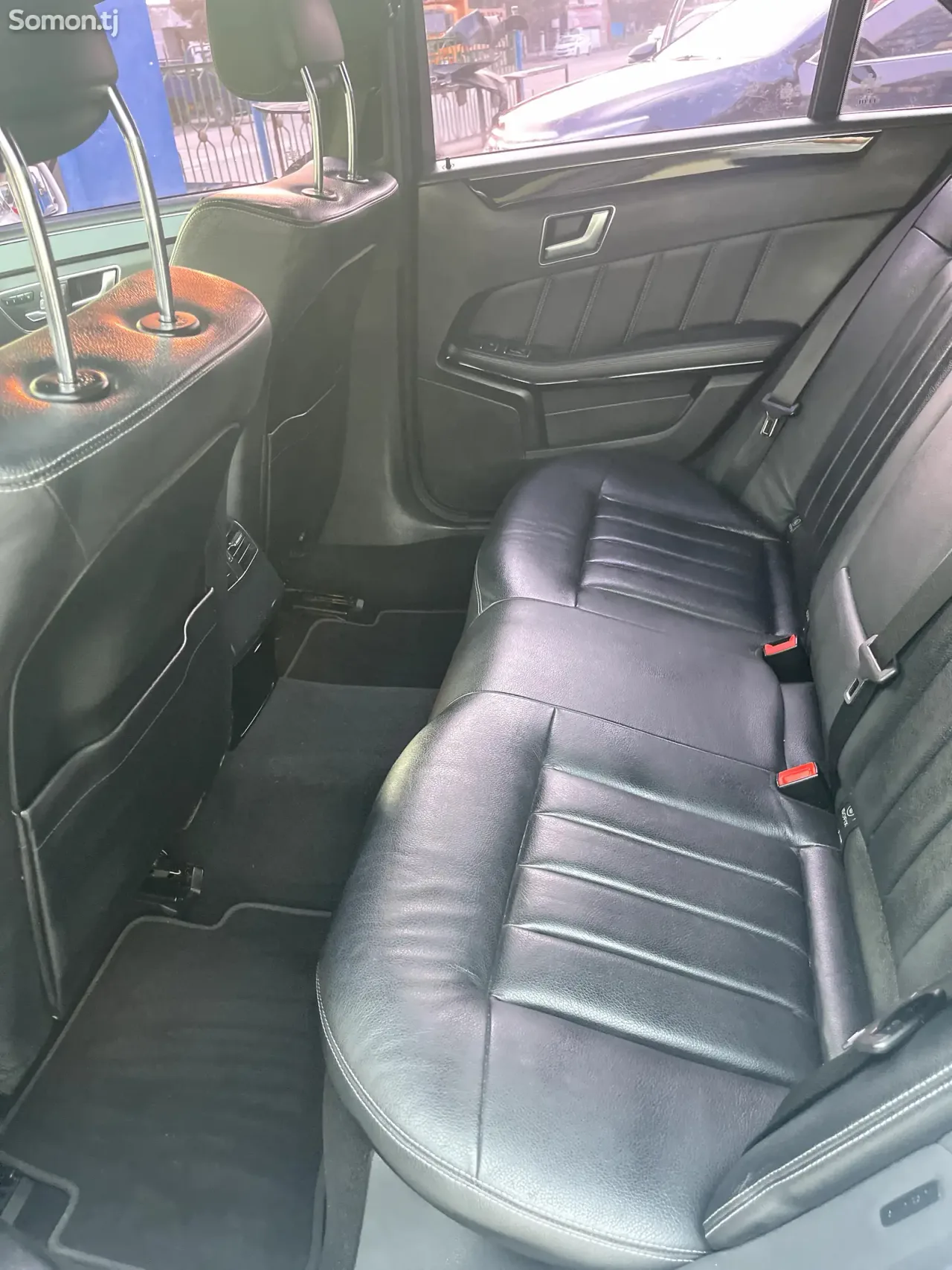 Mercedes-Benz E class 2015 · 3.5 AT