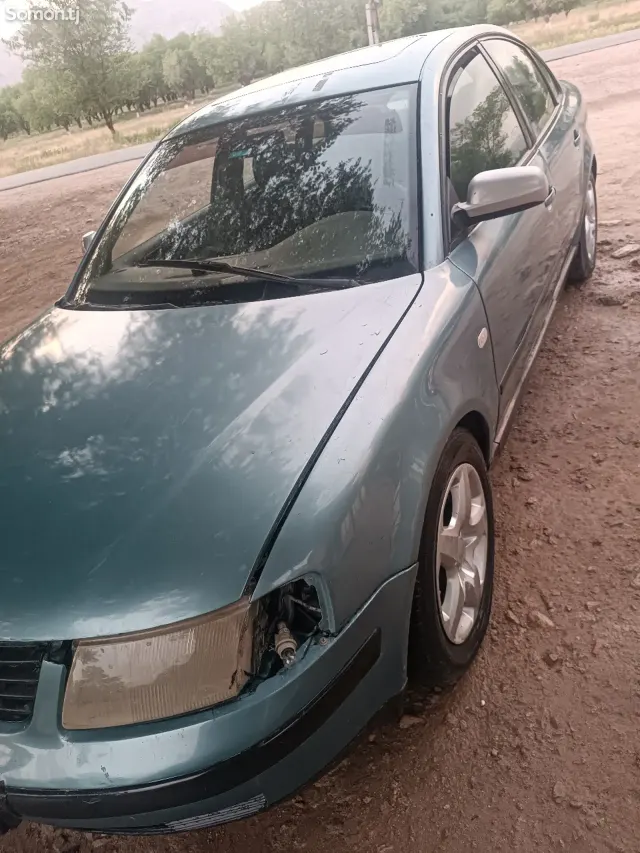 Volkswagen Passat 1997 · 1.8 MT