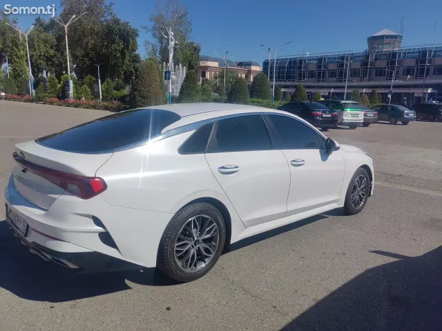 Kia K5 2021 · 2.0 AT