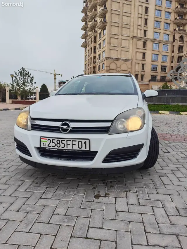 Opel Astra H 2007 · 1.6 MT