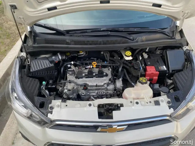 Chevrolet Spark 2015 · 1.0 AT
