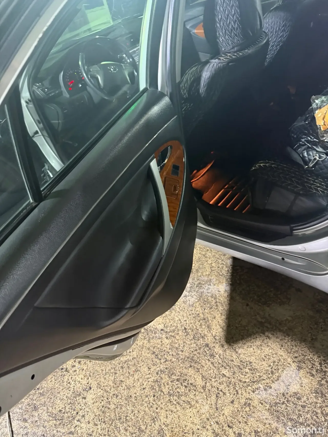 Toyota Camry 2008 · 2.4 AT