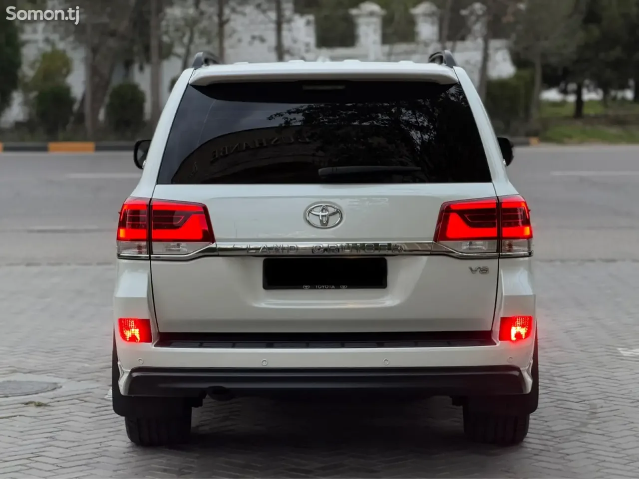Toyota Land Cruiser 2018 · 4.5 AT